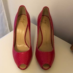Giuseppe Zanotti fuschia open toe pumps